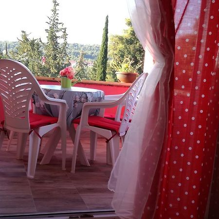 Apartments Marija Stari Grad  Buitenkant foto