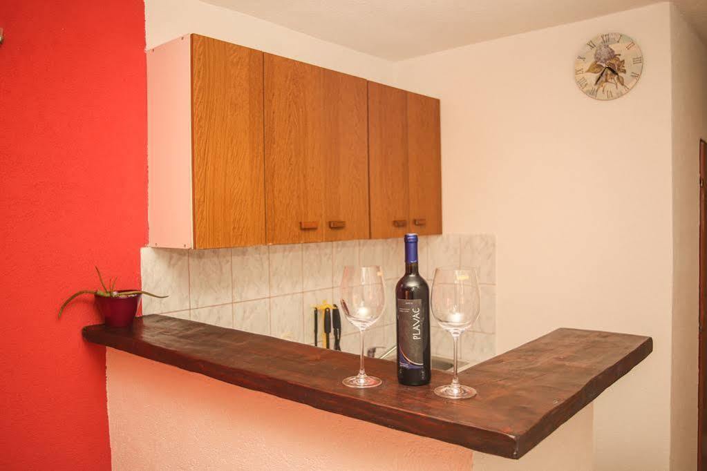Apartments Marija Stari Grad  Buitenkant foto